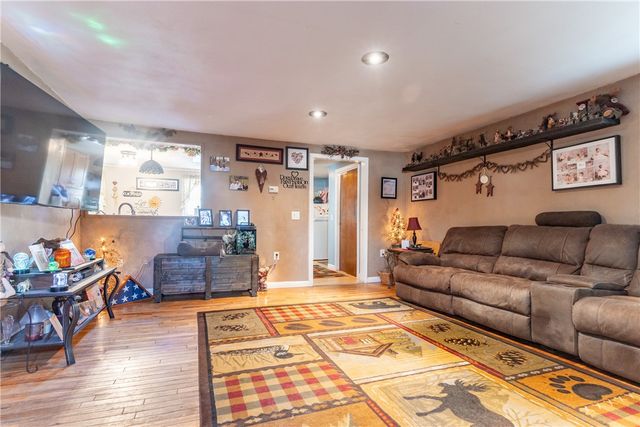 60 Salisbury Road, Glocester, RI 02814