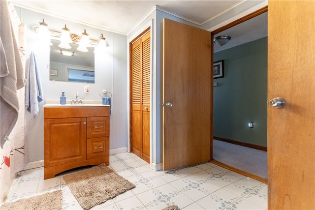 60 Salisbury Road, Glocester, RI 02814