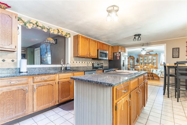 60 Salisbury Road, Glocester, RI 02814