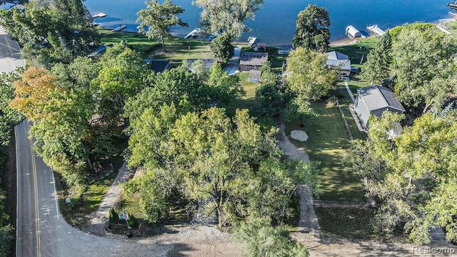 2509 Rubbins Road, Howell, MI 48843