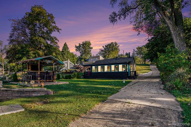 2509 Rubbins Road, Howell, MI 48843