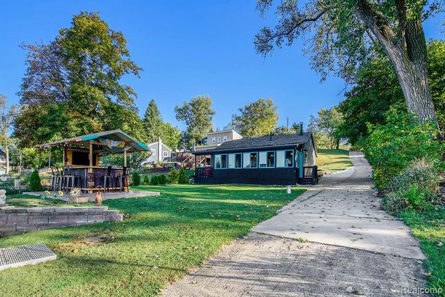 2509 Rubbins Road, Howell, MI 48843