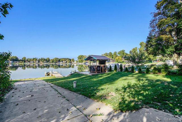 2509 Rubbins Road, Howell, MI 48843