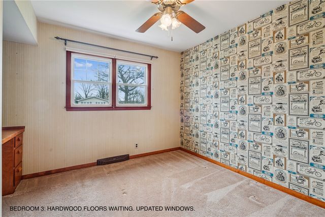 1007 Raney Street, Hiawatha, IA 52233