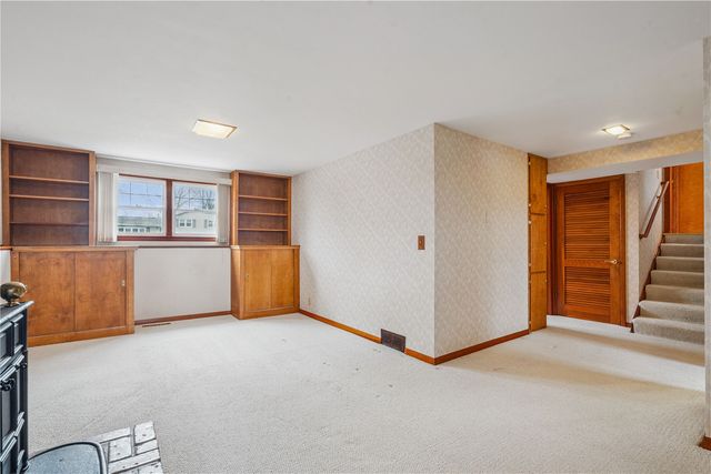 1007 Raney Street, Hiawatha, IA 52233