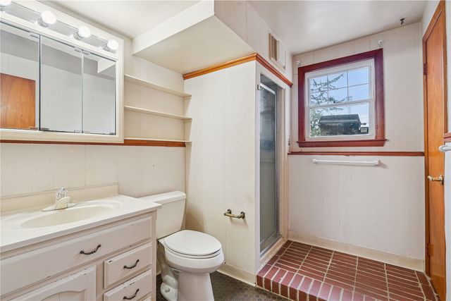 1007 Raney Street, Hiawatha, IA 52233
