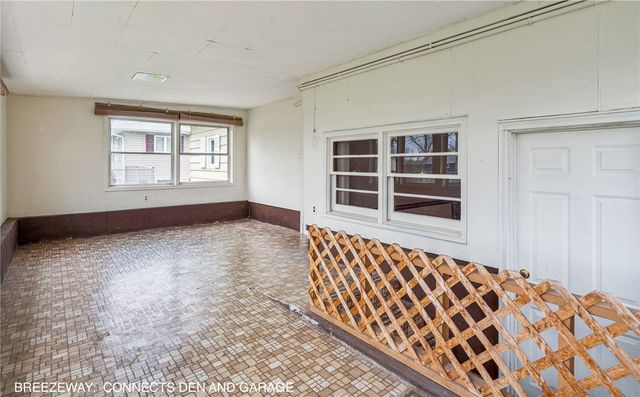 1007 Raney Street, Hiawatha, IA 52233