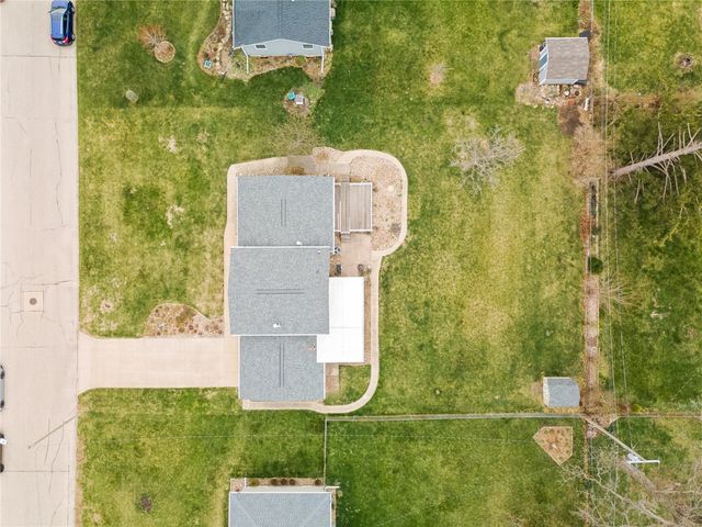 1007 Raney Street, Hiawatha, IA 52233