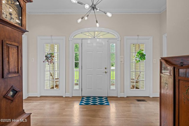 202 Nyon Court, New Bern, NC 28562