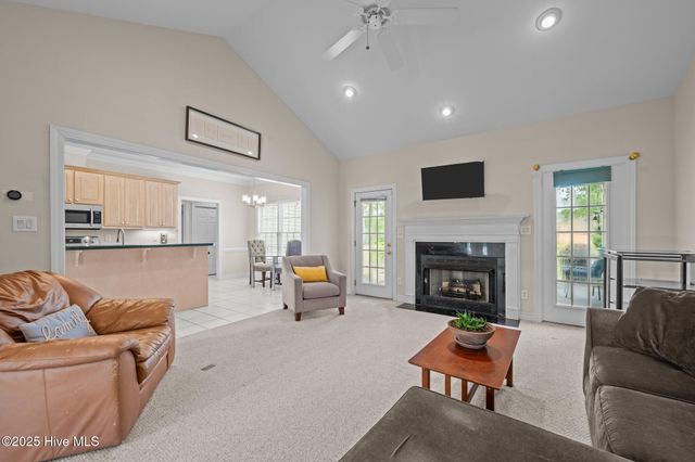 202 Nyon Court, New Bern, NC 28562