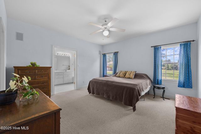 202 Nyon Court, New Bern, NC 28562