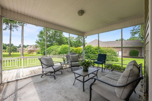 202 Nyon Court, New Bern, NC 28562