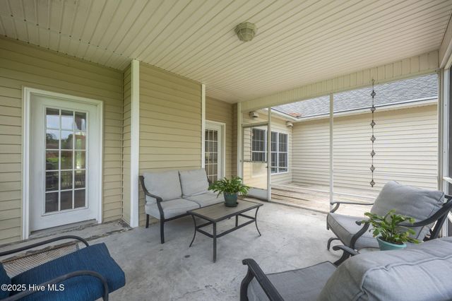 202 Nyon Court, New Bern, NC 28562