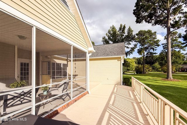 202 Nyon Court, New Bern, NC 28562