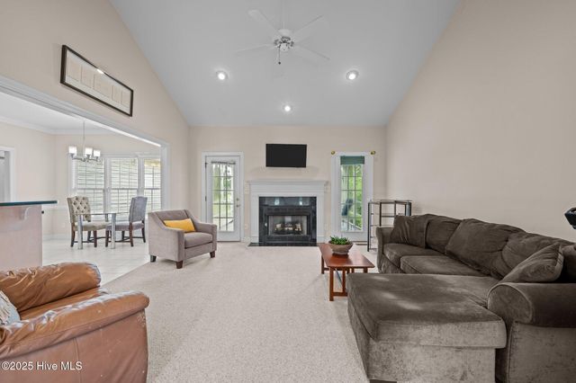 202 Nyon Court, New Bern, NC 28562