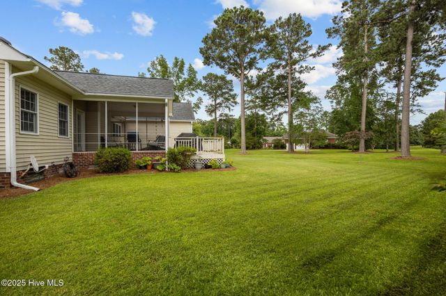 202 Nyon Court, New Bern, NC 28562