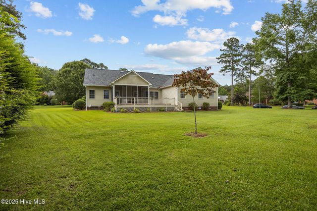 202 Nyon Court, New Bern, NC 28562