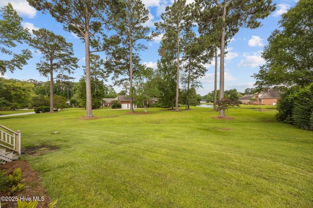 202 Nyon Court, New Bern, NC 28562