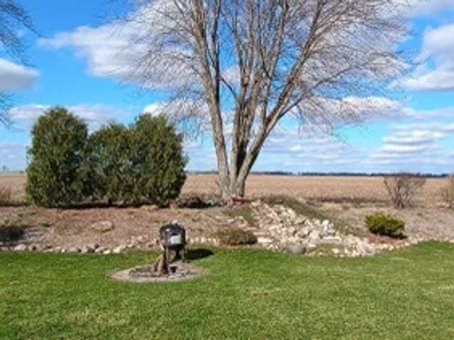 457 Davis Drive, Sycamore, IL 60178