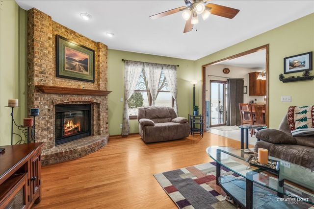 457 Davis Drive, Sycamore, IL 60178