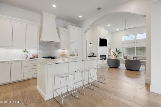 200 Habitat Ridge, Broussard, LA 70518