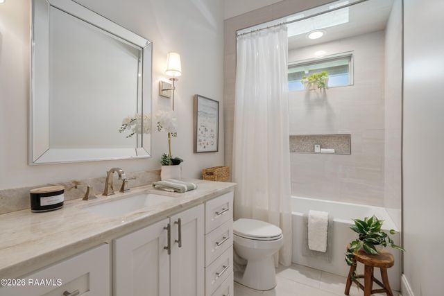 200 Habitat Ridge, Broussard, LA 70518
