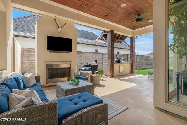 200 Habitat Ridge, Broussard, LA 70518