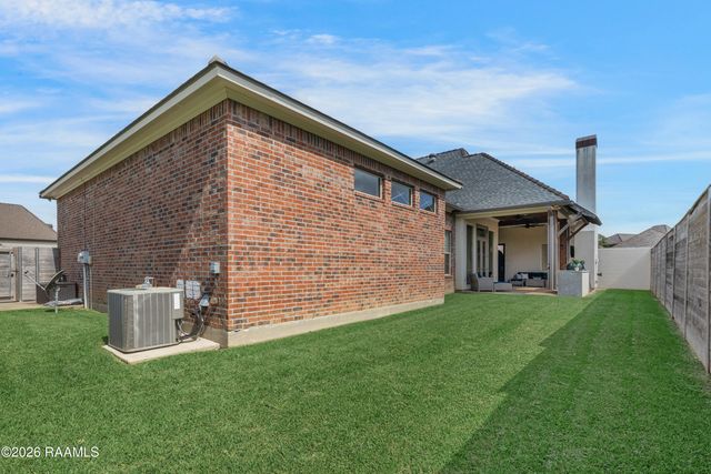 200 Habitat Ridge, Broussard, LA 70518