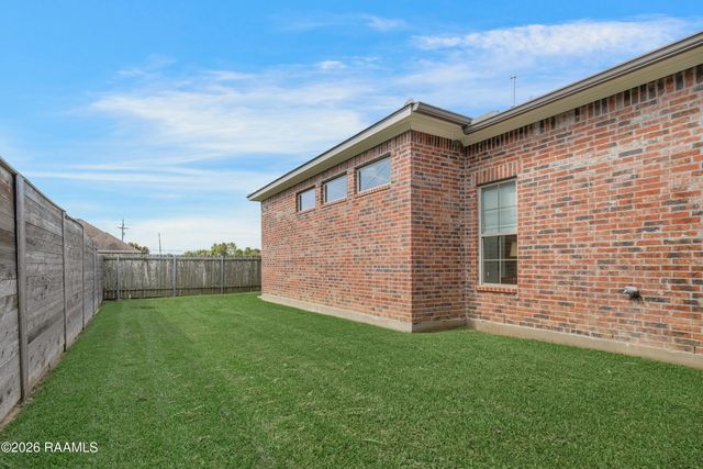 200 Habitat Ridge, Broussard, LA 70518