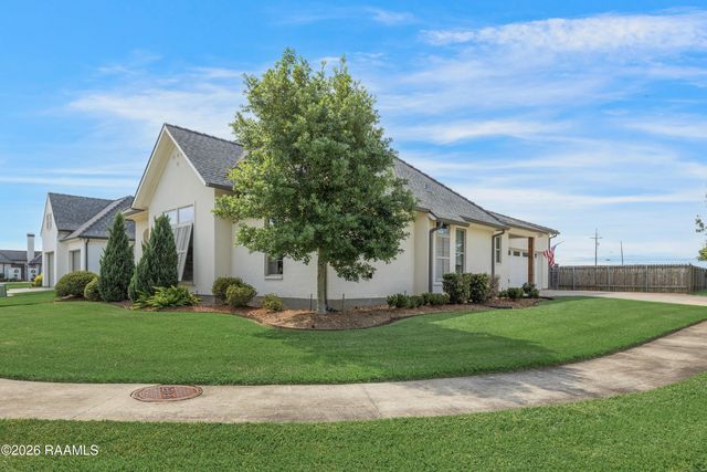 200 Habitat Ridge, Broussard, LA 70518