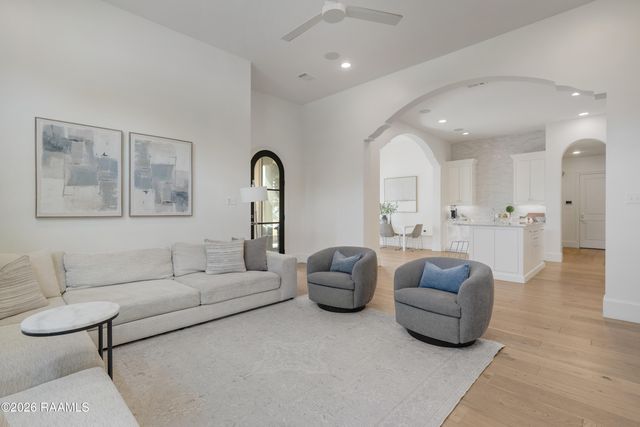 200 Habitat Ridge, Broussard, LA 70518