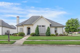 200 Habitat Ridge, Broussard, LA 70518