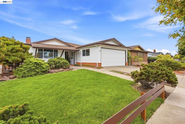 1952 Sandcreek Way, Alameda, CA 94501
