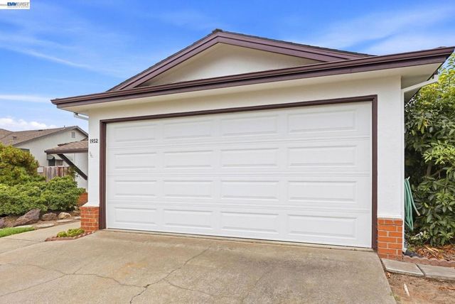 1952 Sandcreek Way, Alameda, CA 94501