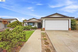 1952 Sandcreek Way, Alameda, CA 94501