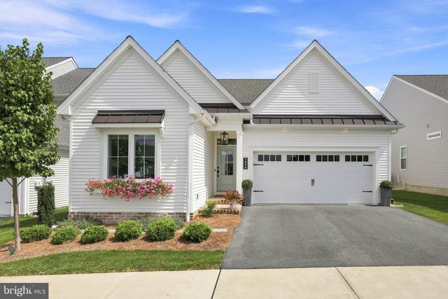 1890 EMERALD WAY, Mount Joy, PA 17552