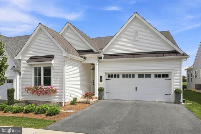 1890 EMERALD WAY, Mount Joy, PA 17552