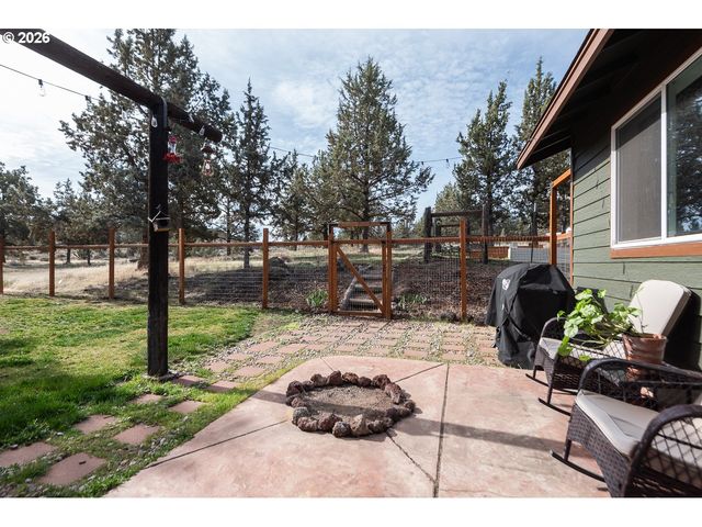 6446 Nw LYNCH Ln, Redmond, OR 97756