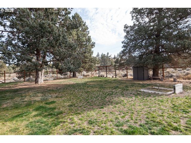 6446 Nw LYNCH Ln, Redmond, OR 97756