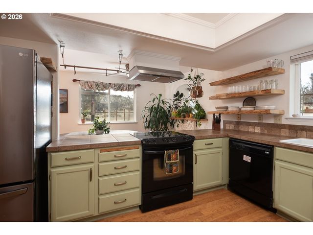 6446 Nw LYNCH Ln, Redmond, OR 97756