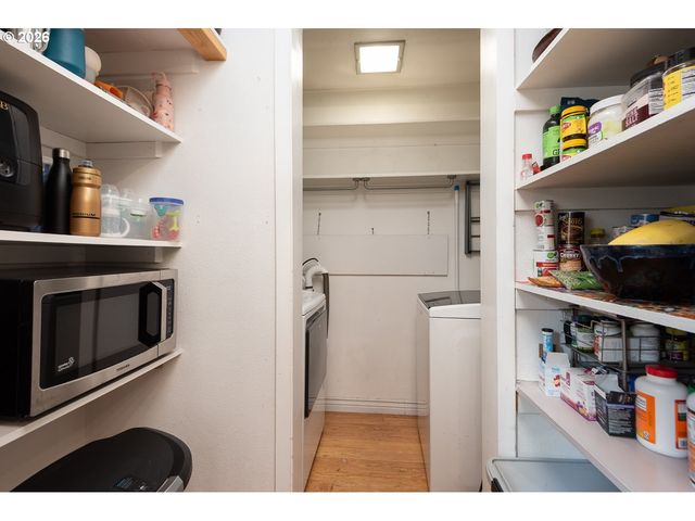 6446 Nw LYNCH Ln, Redmond, OR 97756