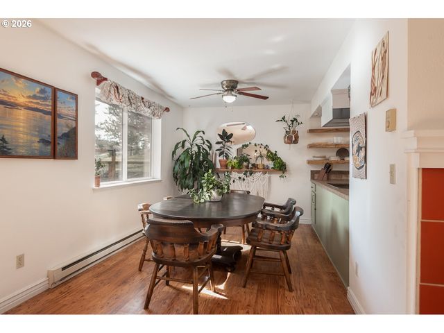 6446 Nw LYNCH Ln, Redmond, OR 97756