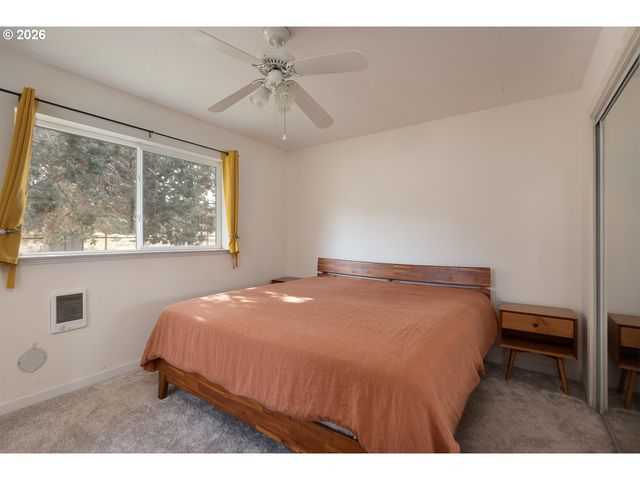 6446 Nw LYNCH Ln, Redmond, OR 97756