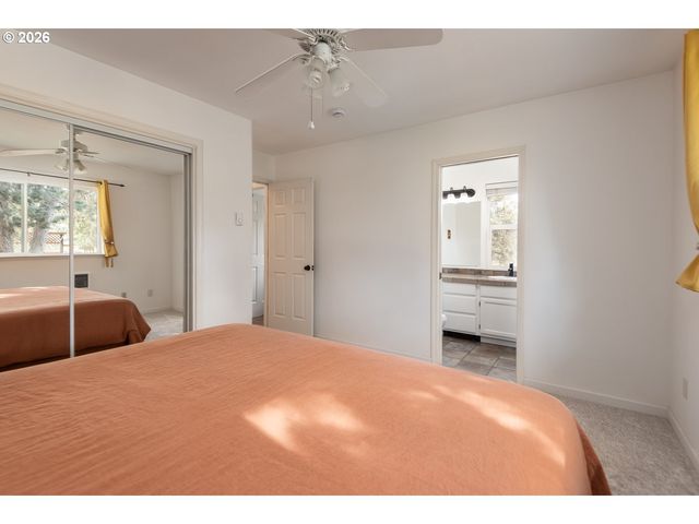 6446 Nw LYNCH Ln, Redmond, OR 97756