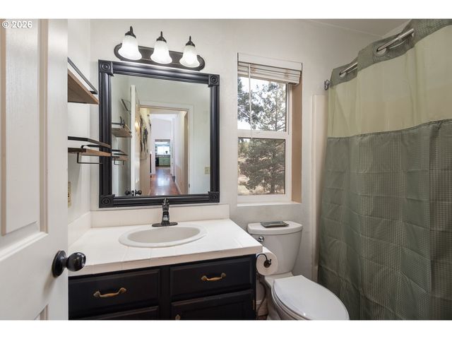 6446 Nw LYNCH Ln, Redmond, OR 97756