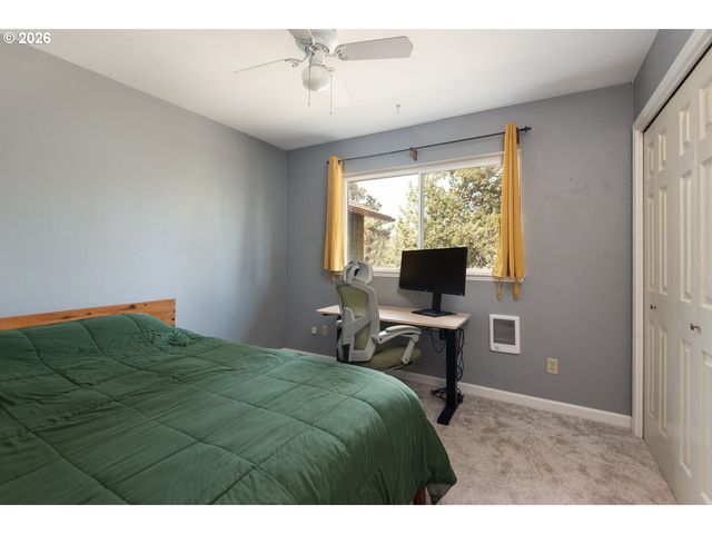 6446 Nw LYNCH Ln, Redmond, OR 97756