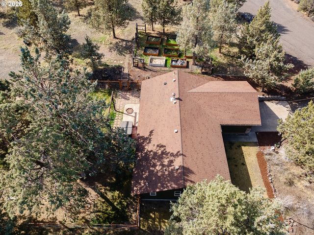 6446 Nw LYNCH Ln, Redmond, OR 97756