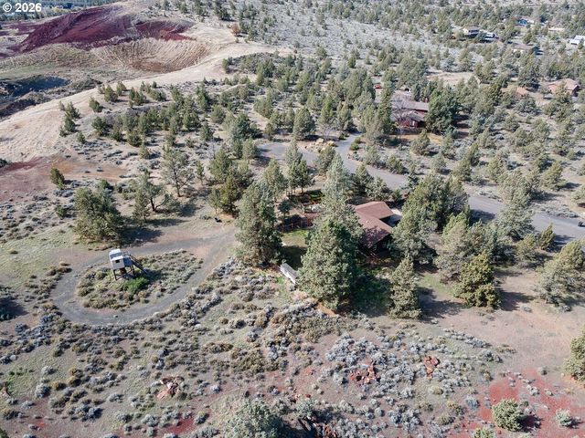 6446 Nw LYNCH Ln, Redmond, OR 97756