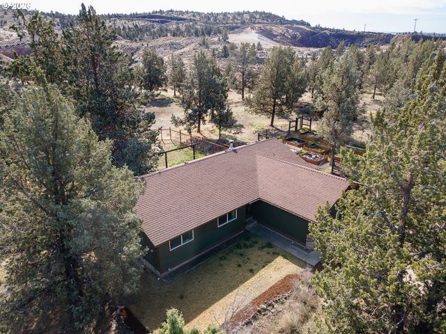 6446 Nw LYNCH Ln, Redmond, OR 97756