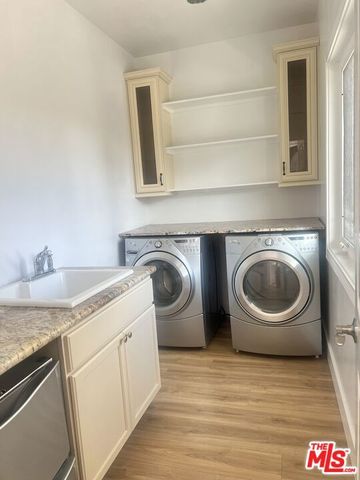 2343 Ocean View Avenue, Los Angeles, CA 90057